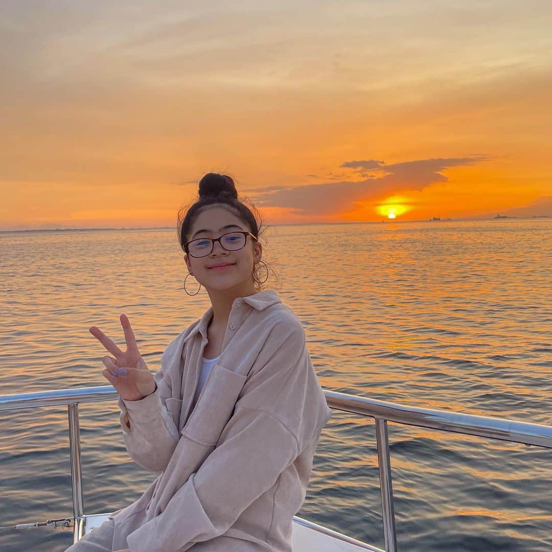 Niana Guerreroのインスタグラム：「tomorrows another day 🌅  you have a great week ahead!!🤩」