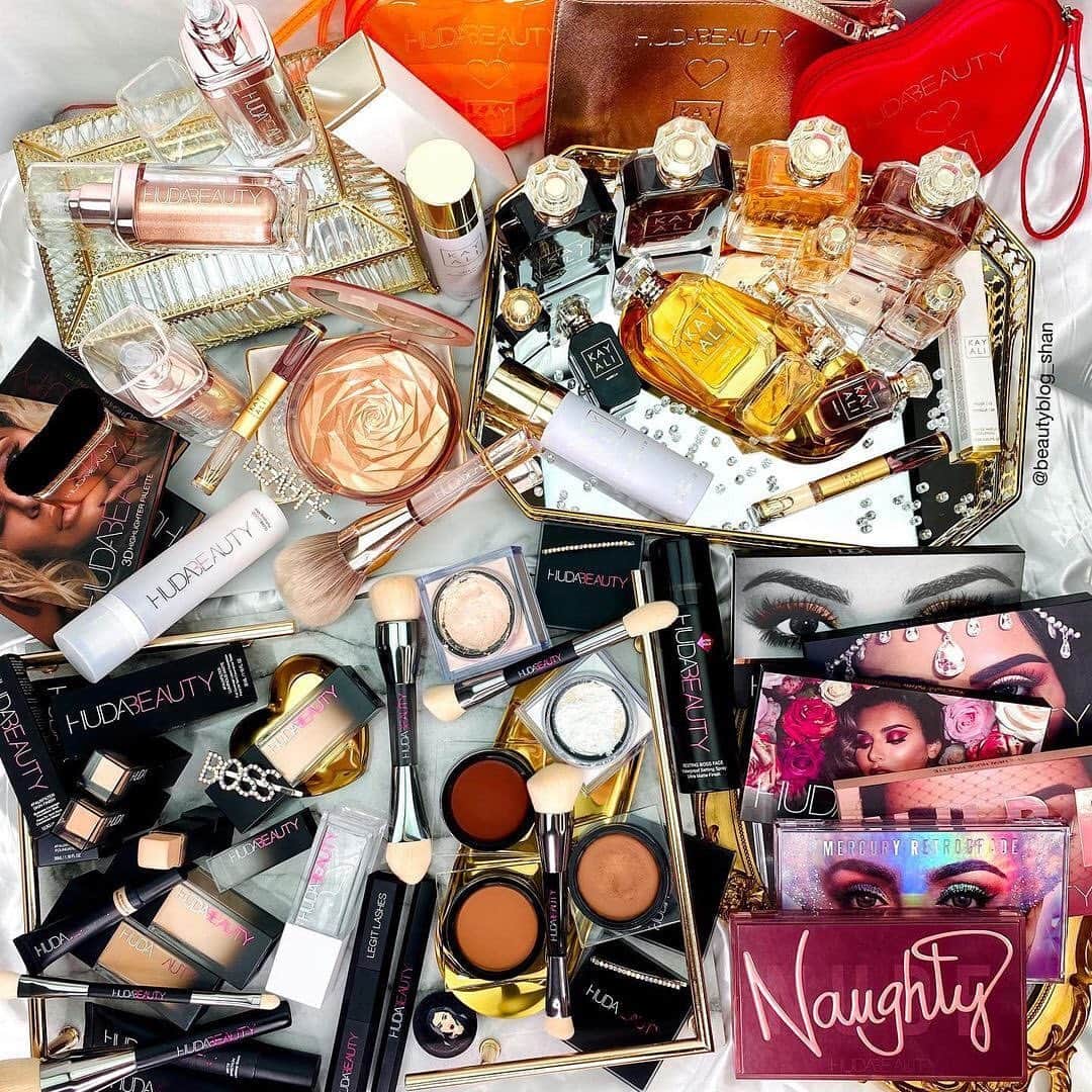Huda Kattanさんのインスタグラム写真 - (Huda KattanInstagram)「Eye candies!🤩 Which #hudabeauty and @kayali product is your non-negotiable? ⠀⠀⠀⠀⠀⠀⠀⠀⠀ Amazing 📸 by @beautyblog_shan」2月1日 0時01分 - hudabeauty