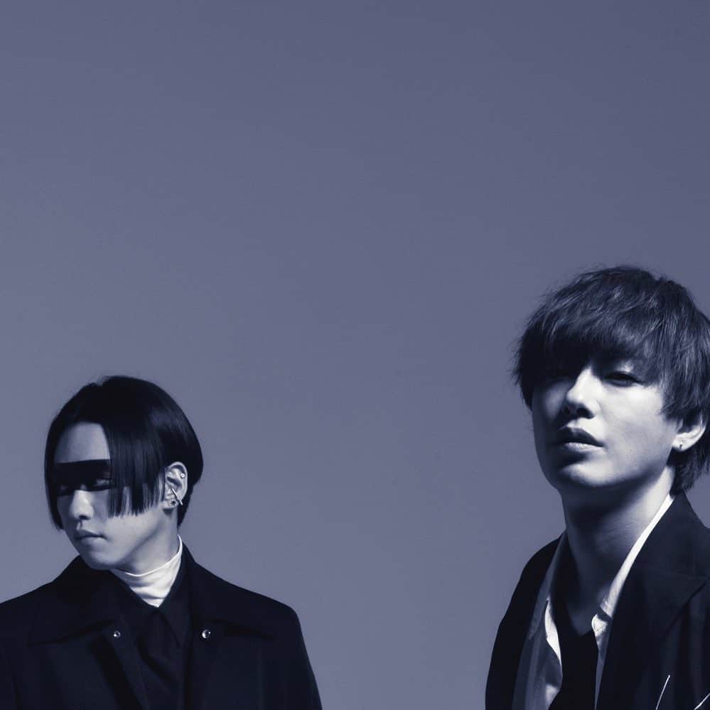 SPYAIRのインスタグラム：「. 3月31日(水)にNew Album『UNITE』の発売が決定！  前作『KINGDOM』から約3年半ぶり、6枚目のオリジナルアルバムとなる今作は最新曲「轍～Wadachi～」をリード曲に、2018年以降発表してきた数々の話題曲、そしてメンバーそれぞれが楽曲制作に挑んだ新録曲を含む全12曲を収録。  個性が光る楽曲が“結合”したアルバム『UNITE』が完成しました！   【アルバム情報】 New Album『UNITE』 2021年3月31日 発売 ■初回生産限定盤 [CD+DVD] 価格：6,273円+税／AICL-4038～4039 ■通常盤 [CD] 価格：2,727円+税／品番：AICL-4040 ※収録曲等、商品詳細は追って発表  ↓CDのご予約はこちら https://smar.lnk.to/5JRMv8 ※通販サイトは順次追加されます。予約開始は各サイトで時間差がありますのでご了承ください。   =CD購入者特典= ■TOWER RECORDS(オンライン含む/一部店舗除く) オリジナル缶バッジ(タワーレコードver.) ■TSUTAYA RECORDS（一部店舗除く）/ TSUTAYAオンラインショッピング（予約のみ） オリジナルA2サイズポスター(複製サイン入り) ■セブンネットショッピング エコバック ■楽天ブックス オリジナル缶バッジ(楽天ブックスver.) ■Sony Music Shop オリジナルモバイルスタンド ■Amazon co.jp メガジャケ ■応援店 オリジルポストカード  #SPYAIR#UNITE」