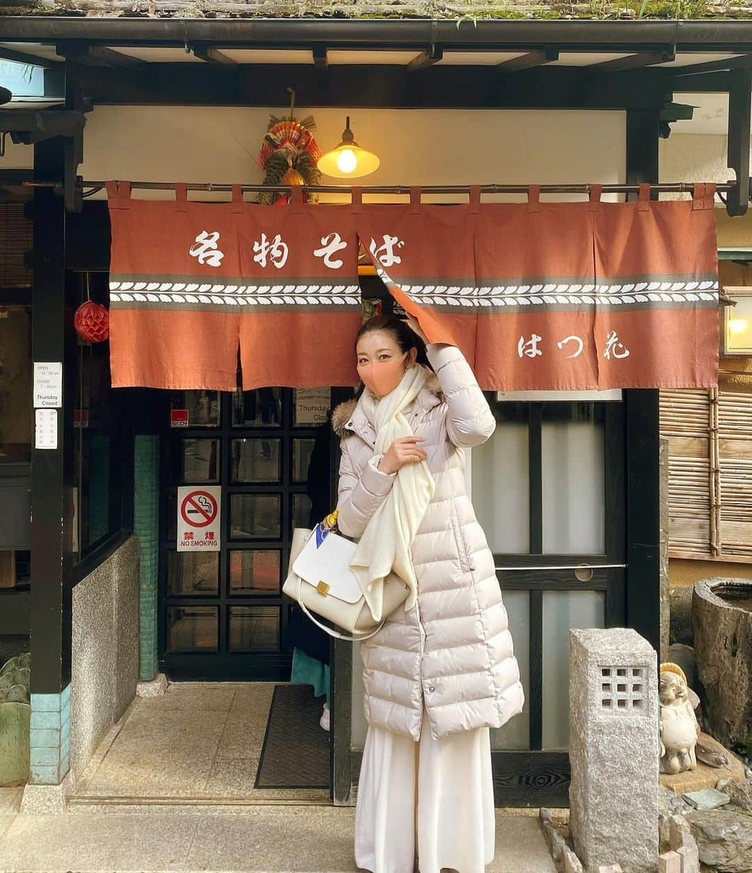 大寺かおりさんのインスタグラム写真 - (大寺かおりInstagram)「🧡 載せようと思っていてすっかり忘れていた 以前お蕎麦屋さんに行ったときの写真。 . 大好物の自然薯のそばを食べに行ったら 王貞治さんの写真が何枚も貼ってあって めちゃくちゃテンション上がった時✨ . 王さんが何度も訪れるお店と 知ってからいただくその味は 格別おいしく感じました☺️ . 何事も粘り強く。 勝手にそんなメッセージを 受け取りました！ . . #王貞治 さん #偉大 #ずっとファンです #ソフトバンクホークス #sbhawks #野球好き #プロ野球 #いよいよ始まる #球春到来 #蕎麦 #はつ花 #自然薯そば」2月1日 0時27分 - kaori_ootera