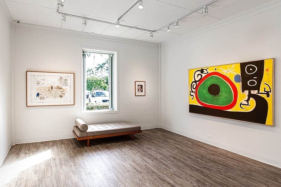 サザビーズさんのインスタグラム写真 - (サザビーズInstagram)「Looking for a weekend activity? Join us at our #PalmBeach gallery to celebrate the closing of our selling exhibition ‘Picasso to Rothko: European and American Masters in Dialogue, presented by Nahmad, featuring captivating works by Mark Rothko, Fernand Léger, Alexander Calder, Jean Dubuffet and more. Open today through 5pm at 150 Royal Poinciana Plaza (@theroyalpoincianaplaza)#SothebysPalmBeach #nahmadcontemporary #MarkRothko #AlexanderCalder #FernandLeger #JeanDubuffet」2月1日 0時30分 - sothebys