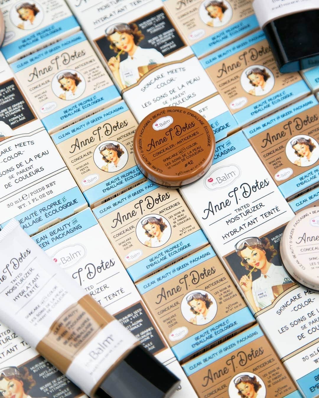 the Balmのインスタグラム：「Three ways to pick out your perfect shade.  DM us(Hiiii!) Send a selfie to the number in our bio Head to our site and message us in the chat box  easy as 1,2,3!  #thebalm #thebalmcosmetics #beauty #makeup #cleanbeauty #cleanmakeup #glam #thebalmeu #crueltyfreebeauty」