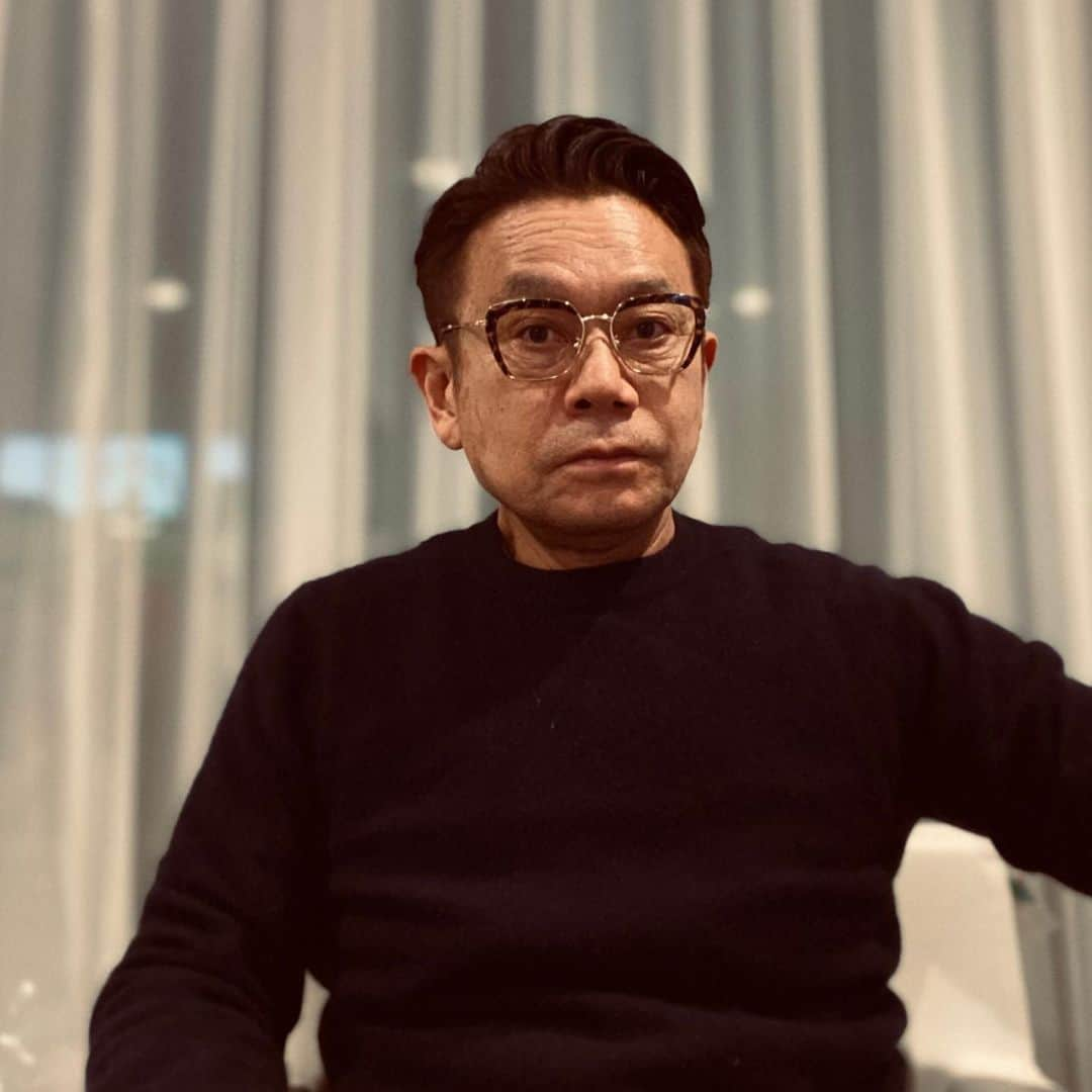 伊津野亮さんのインスタグラム写真 - (伊津野亮Instagram)「ニコニコ生放送 『ハッキリ』 #伊津野亮 #ジョー横溝 #宮原健太　 #毎日新聞政治部記者 #マスコミ論　 #記者クラブは必要？ #政治とメディア #モヤモヤ #忖度なしで語る 今回も沢山野皆さんに 視聴していただき感謝！ メディアも我々も意識を変えて 行かないと日本は終わる！ 次回配信は2月となります！  政治記者と放送業界人がハッキリ！と語る『メディア論』！！！ / ニコ生番組 https://live.nicovideo.jp/watch/lv330205021 是非次回も観て感じて下さい！」2月1日 0時45分 - ryoizuno