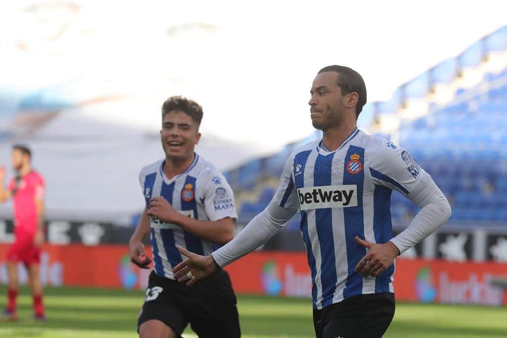 RCDエスパニョールさんのインスタグラム写真 - (RCDエスパニョールInstagram)「@rauldetomas17 + @nicomr10 = 😀  #RCDE  #EspanyolRayo」2月1日 0時54分 - rcdespanyol