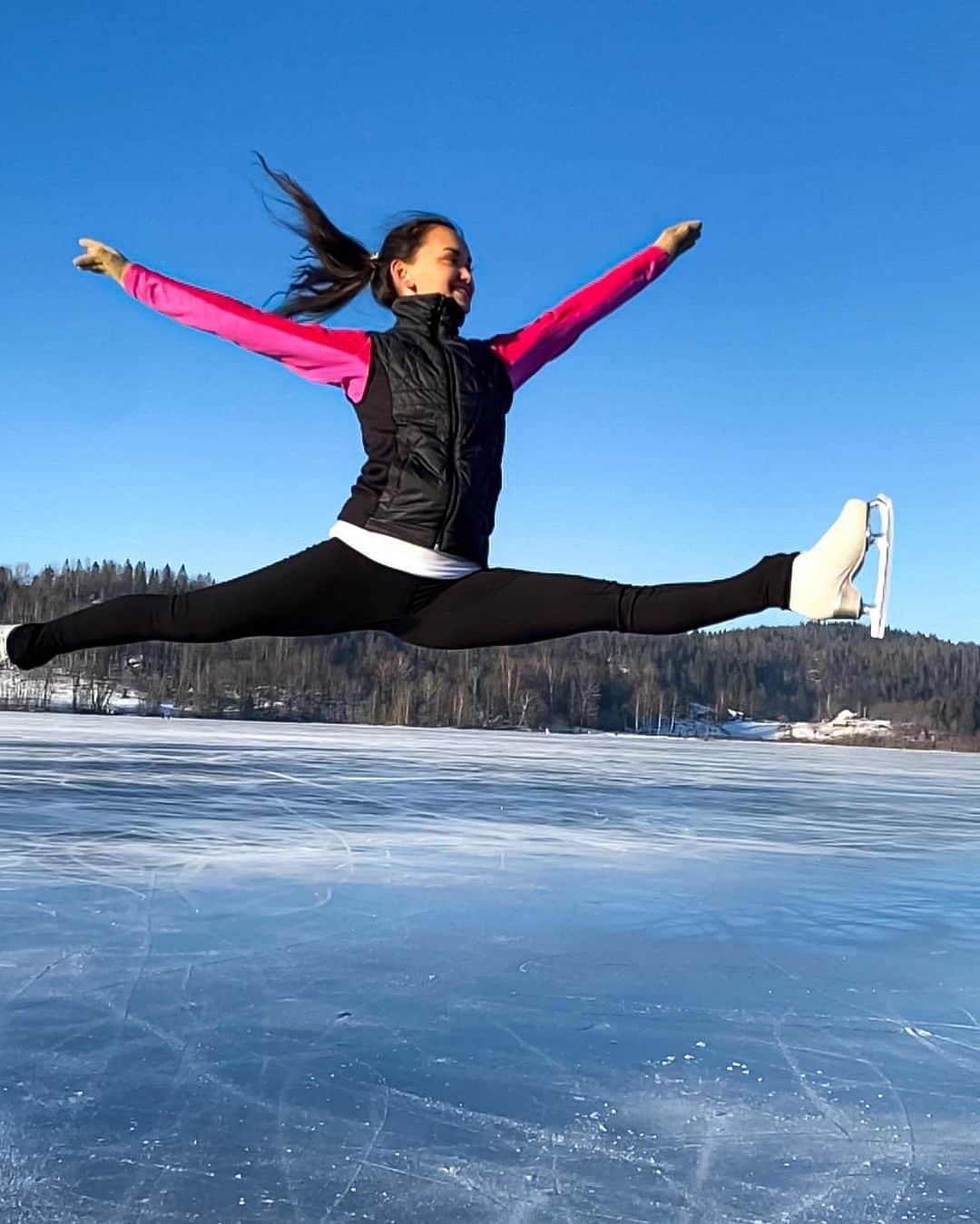 カミラ・ヤシェムのインスタグラム：「Naturis 😍⛸ #semsvannet #asker」