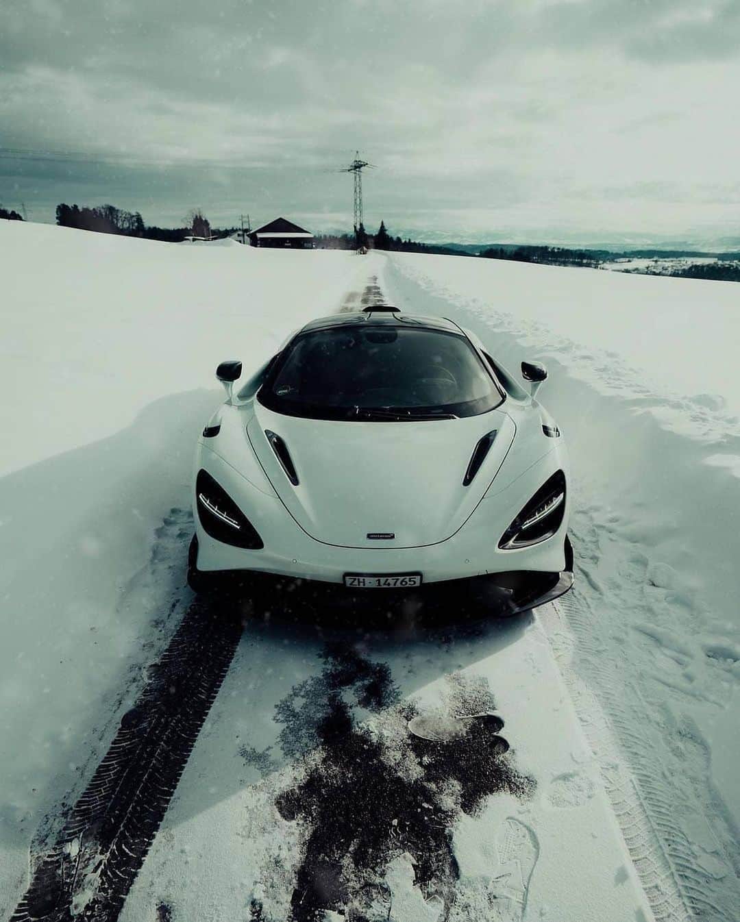Kik:SoLeimanRTさんのインスタグラム写真 - (Kik:SoLeimanRTInstagram)「McLaren 765LT in the snow! 🥶 Photo by @blekoshots」2月1日 12時13分 - carinstagram