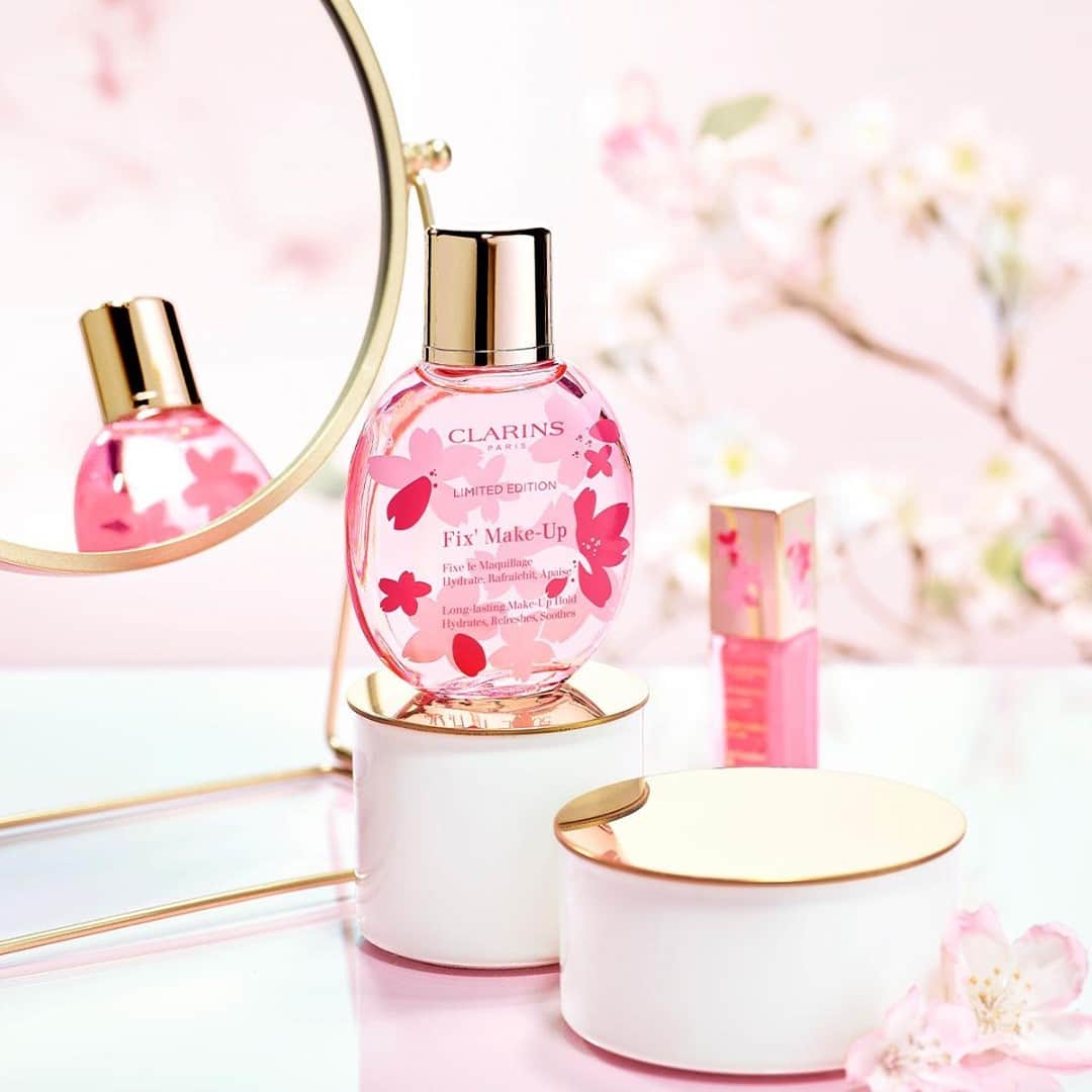 Clarins Canadaのインスタグラム：「Our Limited Edition Sakura collection is love at first bloom! Discover the light, sweet fragrance of Japanese cherry blossoms in our Limited Edition Fix' Make-Up setting spray and our Lip Comfort Oil. Their flowers are often called "spring snow" by Japanese poets, and they represent love, hope, and a time for renewal.❄️🌸⁣ __________⁣ Un coup de foudre assuré avec notre collection Sakura en Édition Limitée ! Découvrez le doux et délicat parfum des fleurs de cerisier japonais dans nos Éditions Limitées du Fix' Make-Up et de l'Huile Confort Lèvres. Les fleurs de cerisier sont souvent appelées « neige du printemps » par les poètes japonais et elles représentent l'amour, l'espoir et le renouveau.❄️🌸⁣ .⁣ .⁣ .⁣ #Clarins #Sakura #LimitedEdition #LipComfortOil #FixMakeup #LoveAtFirstBloom」