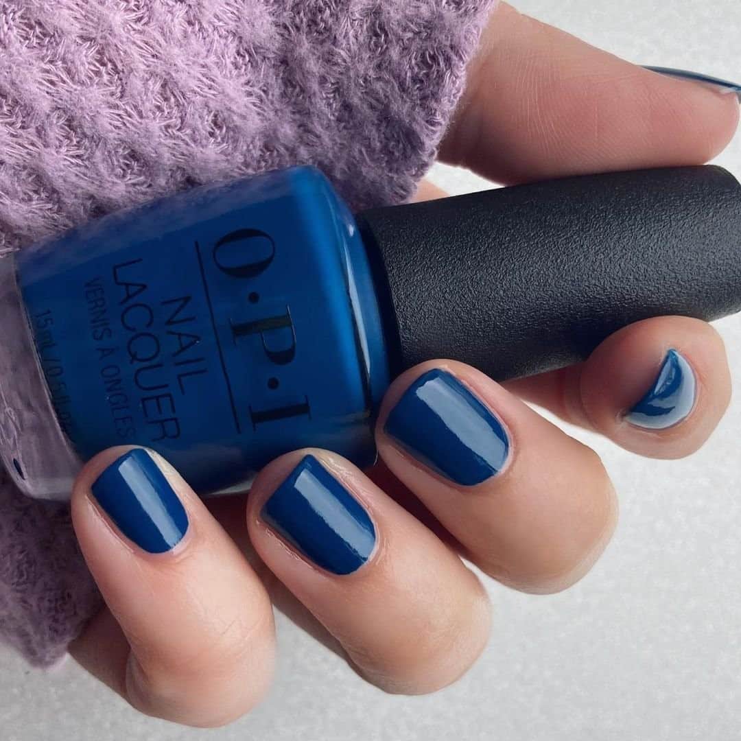 OPIさんのインスタグラム写真 - (OPIInstagram)「#OPIObsessed with this deep sapphire blue from #OPIMuseofMilan 💙 Shade: #DuomoDaysIsolaNights  By: @peacelovecoffeenails  #bluenails #ColorIsTheAnswer #NOTD #NailSwag #NailsOfInstagram #NailsOnFleek #NailPolish #Nails #OPI」2月1日 11時33分 - opi