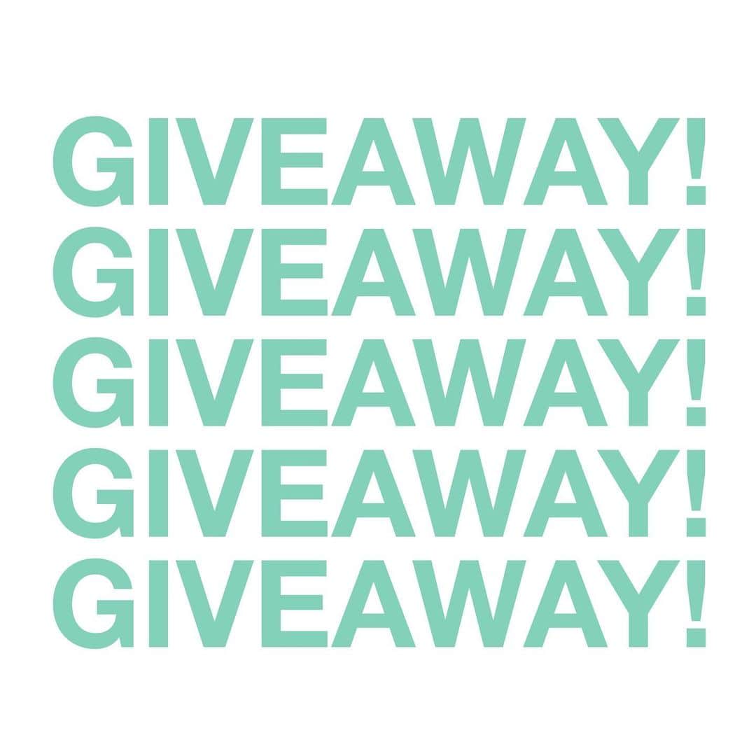 ブリアンナ・ブラウンのインスタグラム：「GIVEAWAY!!!🙋🏼‍♀️💜  So excited to be part of this and gift one lucky lady that owns her own business to help up-level her home office, manifest her mission, and feel her best while looking her best! 🎉 🎉  ALL ACCOUNTS PARTICIPATING:  @herdesk.co - desk designed for women by a woman ($250 gift card) @briannabrownkeen  - #manifestingyourmission guidebook ($30) @paperclip_life - bag made for the ever changing demands of a woman ($50 giftcard) @alyshiaochse - 1 hour consultation to be prepared for your next Zoom “interview” from home ($150) @SHOPMARRINCOSTELLO - jewelry “look your best, feel your best” (jewel box w/ $300 worth of MC jewels) @thewestsideclinic  - SkinMedica HA5 Rejuvenating Hydrator, rose quartz roller, ultra hydrating sheet mask & iS Clinical Fire & Ice Facial Kit ($240) @westcoastpampas  - preserved pampas grass & palms decor $55  TOTAL GIVEAWAY = $1075  THE RULES  TO WIN:  •The user must follow all brands on Instagram: @herdesk.co, @briannabrownkeen, @paperclip_life, @alyshiaochse, @shopmarrincostello, @thewestsideclinic, @westcoastpampas  •Tag 5 gfs, 🔥 mommas, bada$$ women that run their business from home!  •The winner will be notified via DM on Wednesday, February 3rd to receive contact information  •Instagram contest or giveaway is not sponsored, endorsed or administered by, or associated with Instagram. US residents only. Giveaway will close at 11:59pm PST 2/2/21. Winners will be announced thereafter. Good luck!」