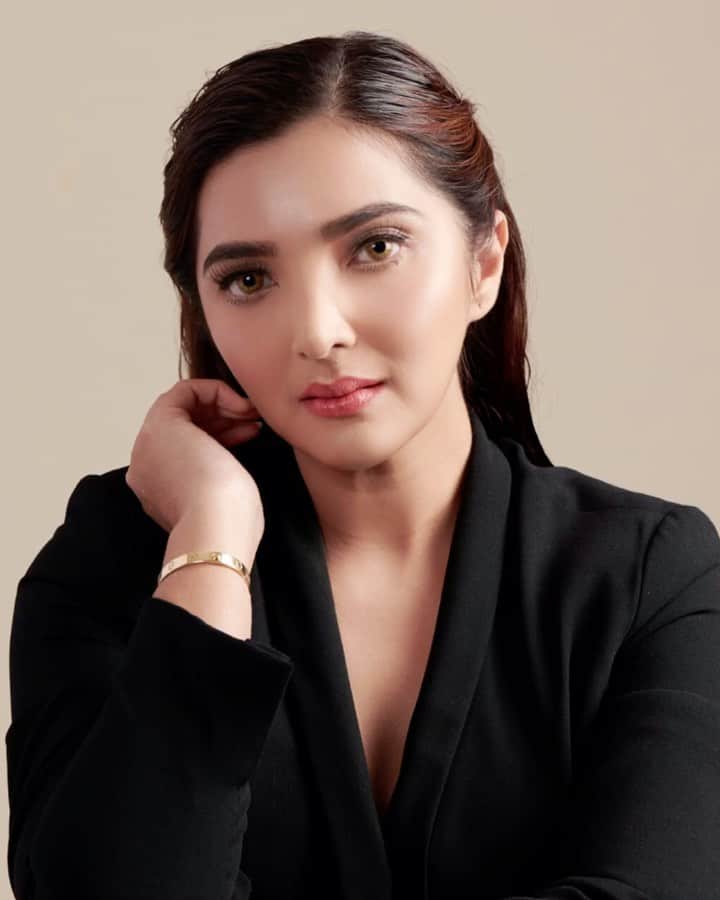 ASHANTY BEAUTY CREAM OFFICIALのインスタグラム：「Skincare Routine Bunda Ashanty ??? Bunda Ashanty selalu rutin merawat dan menutrisi kulit wajah menggunakan Ashanty Beauty Cream, Cream perawatan wajah yang mampu membuat wajah lebih sehat, cerah, lembut, lembab, kencang dan kenyal 😍  Sudah pasti aman, halal dan sudah lulus Bpom , ada 3 jenis series yang dapat kamu pilih dan sesuaikan dengan kondisi kulit wajahmu. Whitening Cream Series, Acne Cream Series dan Anti Aging Cream Series 😍  _________________________________ Informasi dan pemesanan : WA: 087778489900 WA: 081287388885 WA: 085781140354 WA: 081293823950 FAST RESPONS CLICK LINK yang ada di Bio IG @ashantyid  _________________________________ #creamwajag #beauty #cosmetics #brandlocal #skincare #skincarelocal #thehermansyah #beautyvlogger #beauty #kosmetikmahal #ashantyid #keluargaasix #ashantyhermansyah #mua」