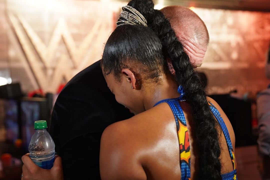 トリプルHのインスタグラム：「Proud ... doesn’t even begin to describe the feeling I had watching @biancabelairwwe. From the day she walked into the #WWEPC, every #NXTTakeOver, the #RoyalRumble, and next #WrestleMania... there is no limit how bright her star can shine!!! @wwenxt」