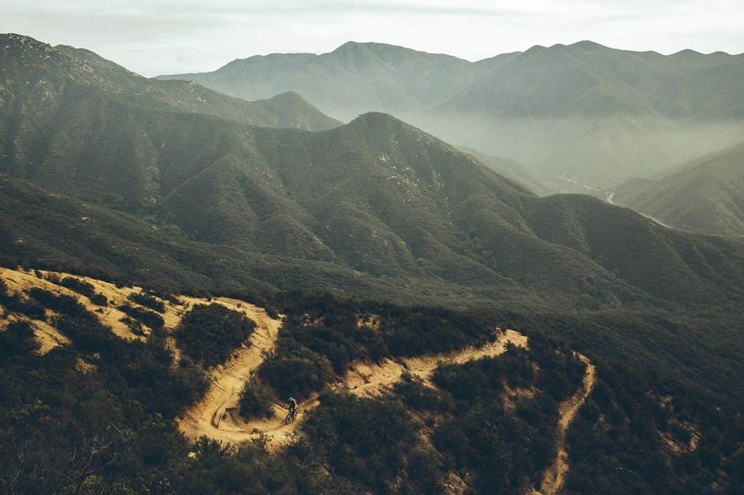 patagoniaさんのインスタグラム写真 - (patagoniaInstagram)「Starting some 20 miles from the sands of Capistrano Beach and snaking to an elevation of 3,000 feet, the San Juan Trail’s switchbacks are a signature feature for mountain bikers in Southern California. Ryan Palmer nears the top of the climb on one of the state’s most iconic rides. ⁠ ⁠ Photo: @the4color⁠」2月1日 3時07分 - patagonia