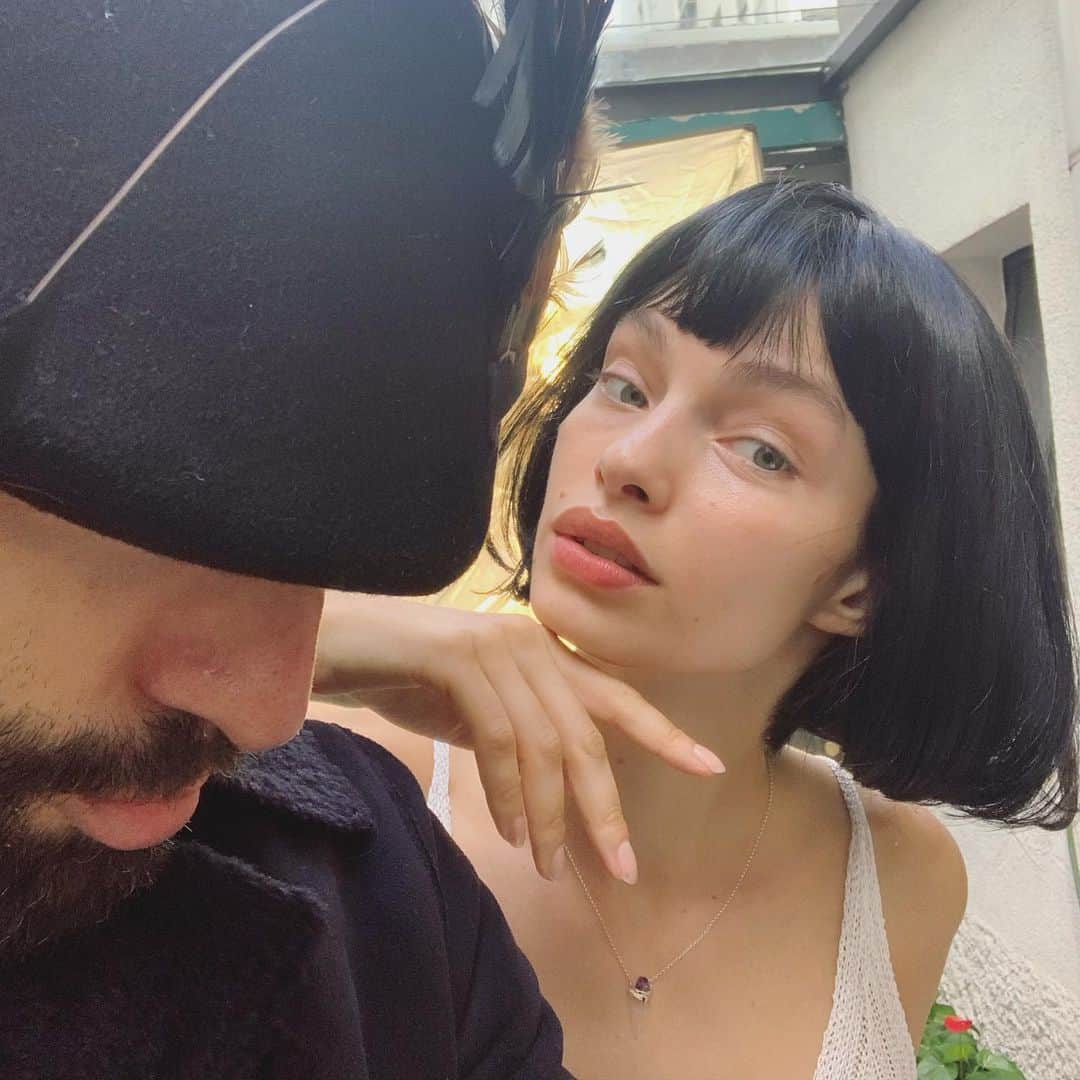 ルマ・グローテのインスタグラム：「Sometimes I have to take my Alter ego for a walk! 💋」