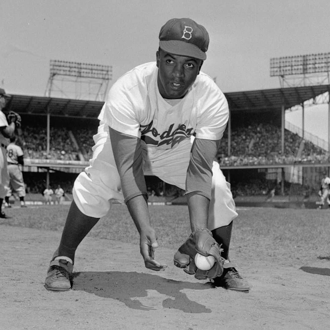 MLBさんのインスタグラム写真 - (MLBInstagram)「A legend on and off the field. Jackie Robinson was born 102 years ago today.」2月1日 3時40分 - mlb