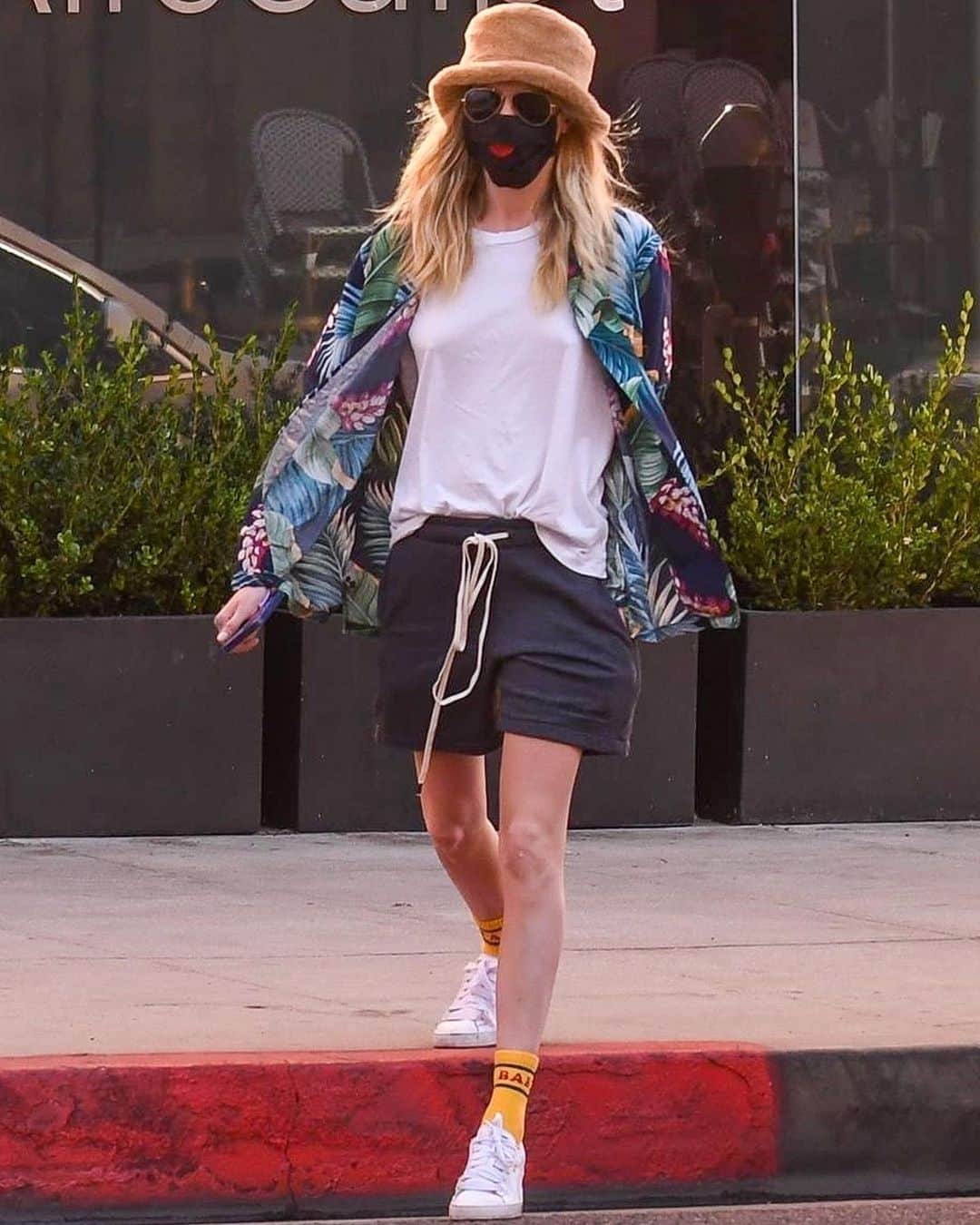 motherdenimのインスタグラム：「Ciao Cara! 🧦」