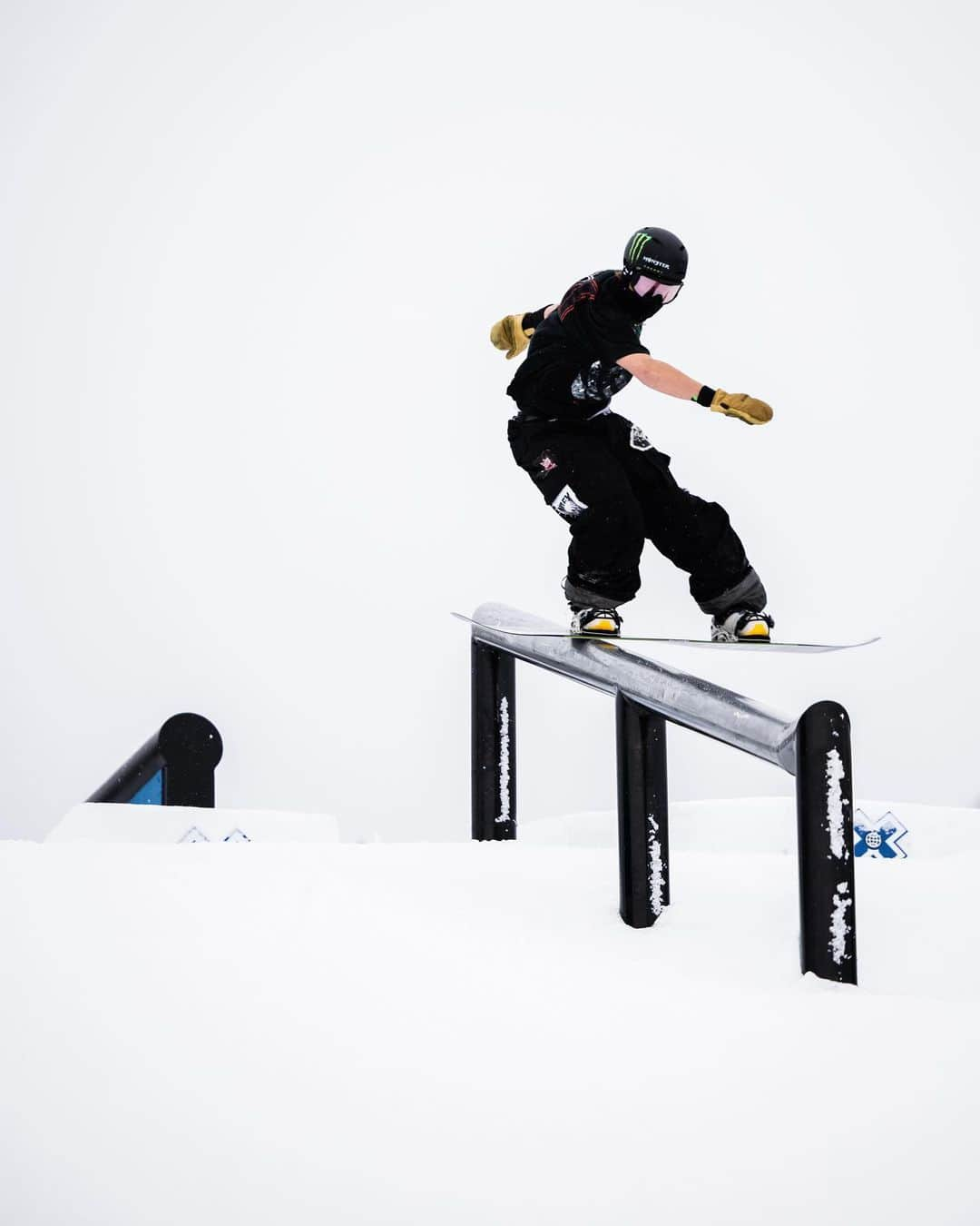 モンスターエナジーさんのインスタグラム写真 - (モンスターエナジーInstagram)「The “rookie” @DustyHenricksen takes GOLD 🥇 as first American in 12 years to win @XGames Men’s Snowboard Slopestyle. 🇺🇸  @ReneRinnekangas with the BRONZE 🥉👏  #XGames #Slopestyle #Snow #Snowboarding #Snowboard #ESPN #MonsterEnergy」2月1日 3時51分 - monsterenergy