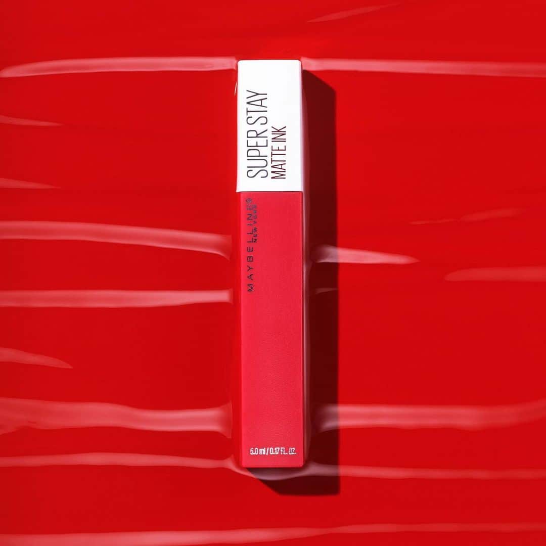 Maybelline New Yorkさんのインスタグラム写真 - (Maybelline New YorkInstagram)「The perfect red! 💋 Raise your hand if you would rock this bold lip! Shown here: #superstaymatteink spiced edition in ‘exhilarator’.」2月1日 4時15分 - maybelline