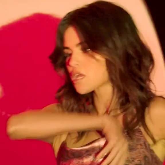 Always With Selenaのインスタグラム：「Les gusto la canción?」