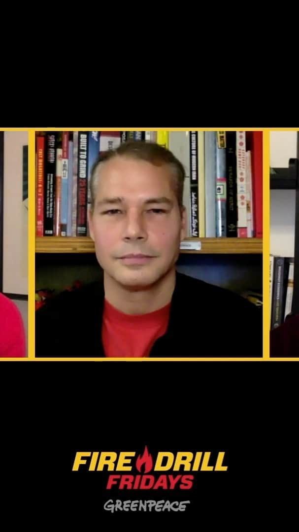 Shepard Faireyのインスタグラム：「If you missed last Friday's @firedrillfriday featuring @janefonda, @charlieyj12, and I, here's the full clip! I had a great time discussing important topics of art activism, climate justice, and why we need President Biden to continue his actions on climate during his first 100 days in office. Check out this video to get the full scope, and be sure to visit whichside.org to stay informed. Thank you, @greenpeaceusa @firedrillfriday for having me! -Shepard」
