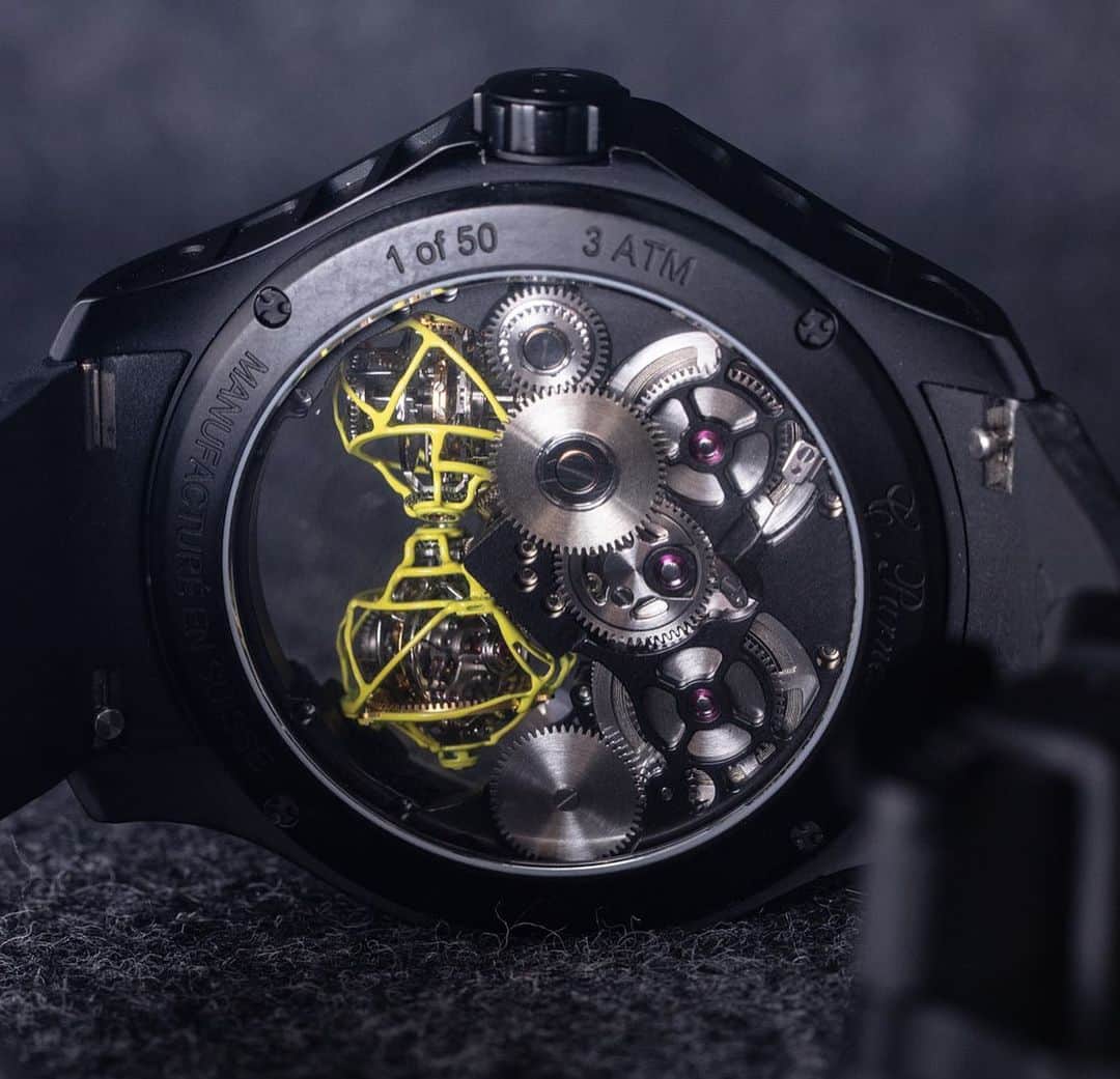 Daily Watchさんのインスタグラム写真 - (Daily WatchInstagram)「Up close with the @Purnell_Official Escape II - Double Spherion in black DLC titanium with yellow cages 💛 @ablogtowatch did a hands-on review of this very piece. Make sure to check it out #Purnell」2月1日 5時06分 - dailywatch