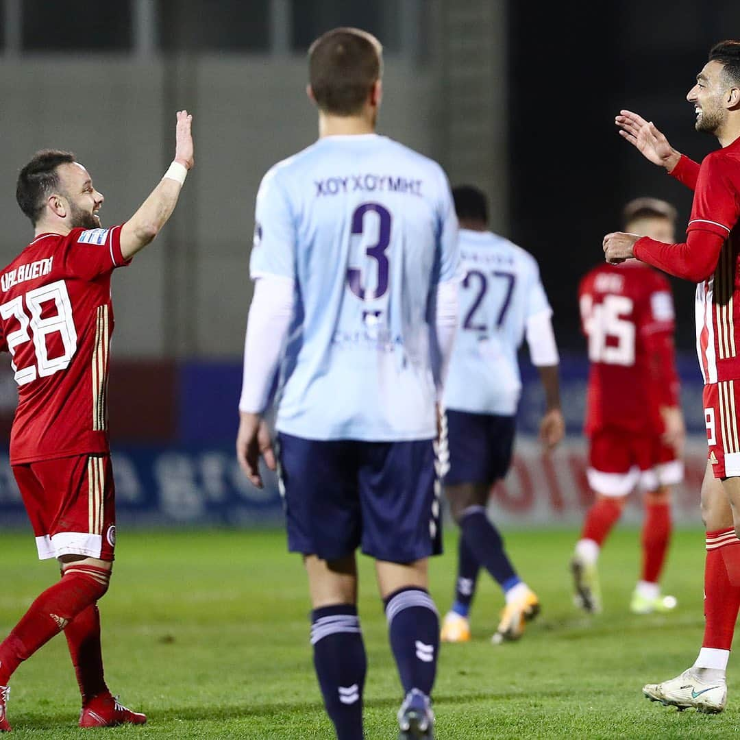 マテュー・ヴァルブエナさんのインスタグラム写真 - (マテュー・ヴァルブエナInstagram)「Never letting down my teammates. Hard conditions tonight. Well done team! 🔴⚪」2月1日 5時00分 - mv28_officiel