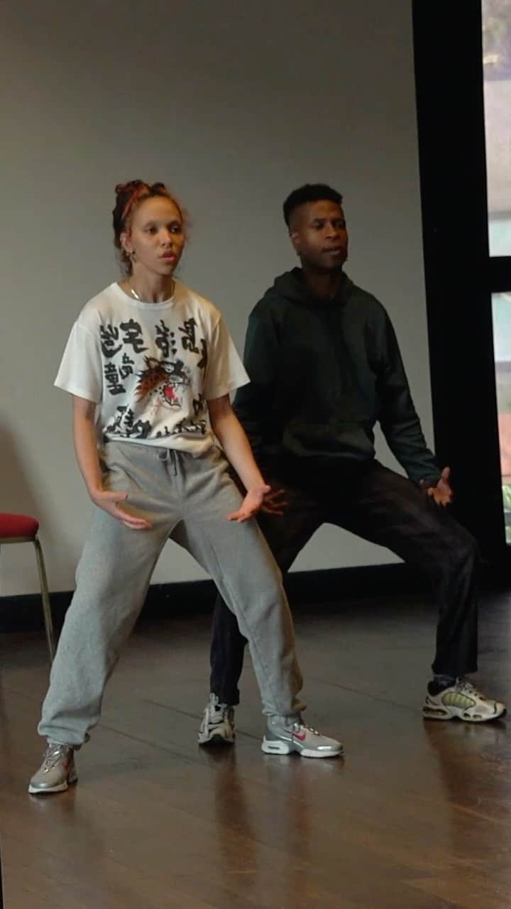 FKAツイッグスのインスタグラム：「some clips from rehearsals of movement, dance and stunts for don’t judge me. thank you to the amazing team who trained with me and helped bring the vision to life @frankatz_ @dominantwipez @theo__tj__lowe @samuelmak_ @savage.health <3」