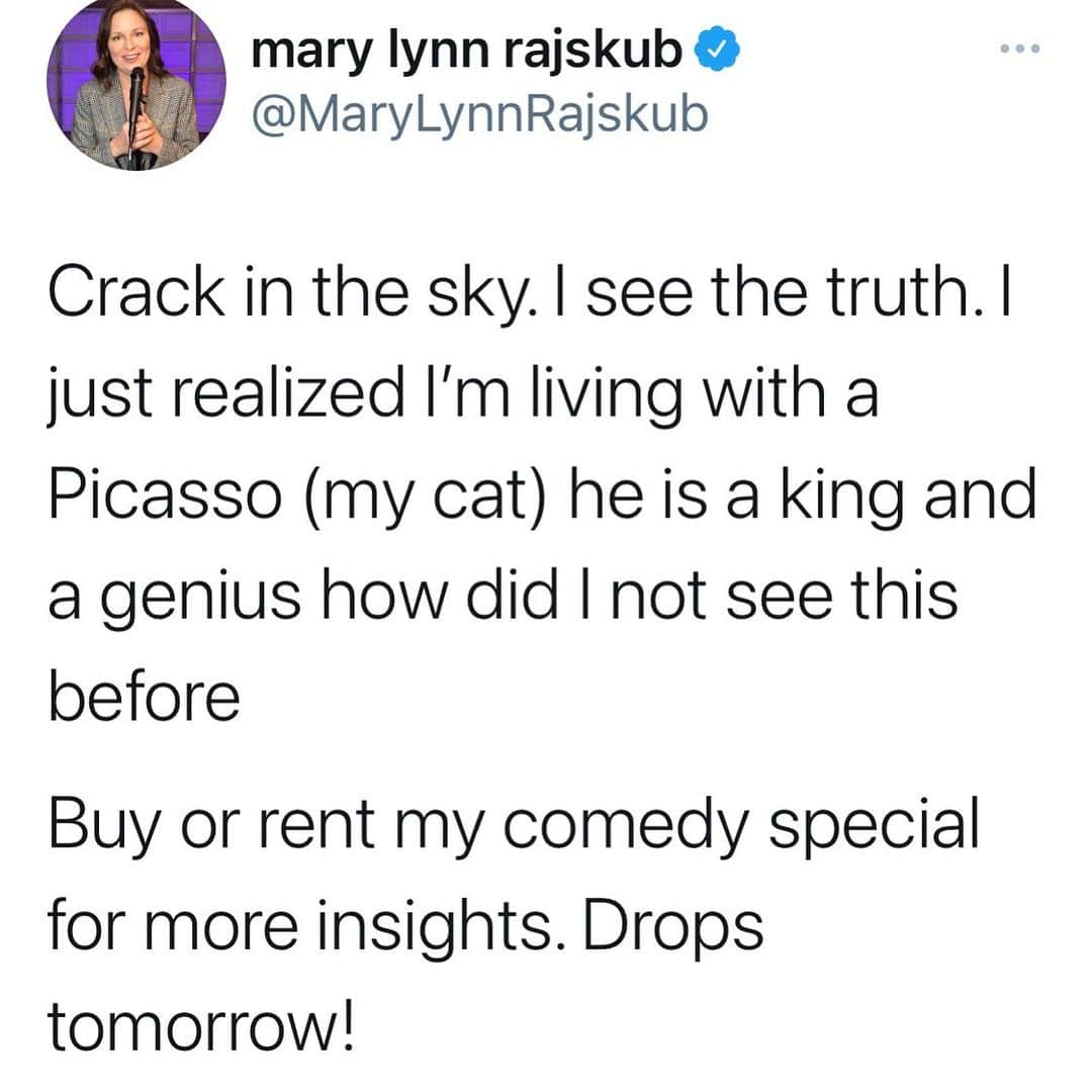 メアリー・リン・ライスカブのインスタグラム：「Mary Lynn Rajskub: Live from the Pandemic drops tomorrow. LINK IN BIO  #toohotfornetflix #fullfrontalnudity #sexcam #vimeo #standupcomedy #funny #marylynnrajskub #themarvelousmrsmaisel @thisisnotadraft @averyfunny」