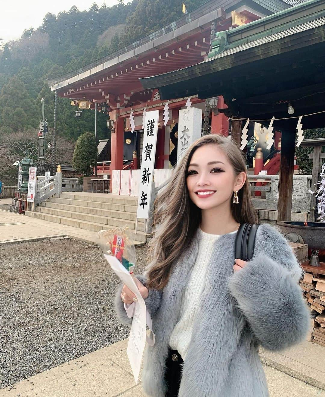 MIIKAさんのインスタグラム写真 - (MIIKAInstagram)「⛩🎍⛩🎍⛩🎍⛩ . . 📍大山阿夫利神社 前の日にテレビでやってて すぐ次の日行ってみた😂 ロープウェイ乗って 階段いっぱい登って到着☺️👍 おみくじ引いて『大吉』でたで🙈 . . #神奈川観光﻿#伊勢原市大山﻿ #大山阿夫利神社﻿#神社参拝﻿#自然のエネルギー﻿#自然の力﻿#エネルギーチャージ﻿#おみくじ #御利益﻿#ありがたい#ファー#加工#技術#進歩 #f4follow #f4f #fffで繋がろう #オシャレさんと繋がりたい #おしゃれさんと繋がりたい」2月1日 6時25分 - miicyan430