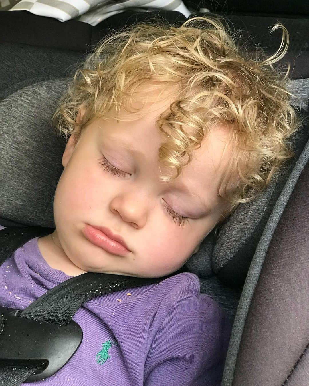 ジェッサ・ダガーのインスタグラム：「This pic of Henry was taken nearly 2 years ago, and I can’t handle the cuteness of that curl in the middle of his forehead! Can hardly believe he will be turning 4 on Saturday!」