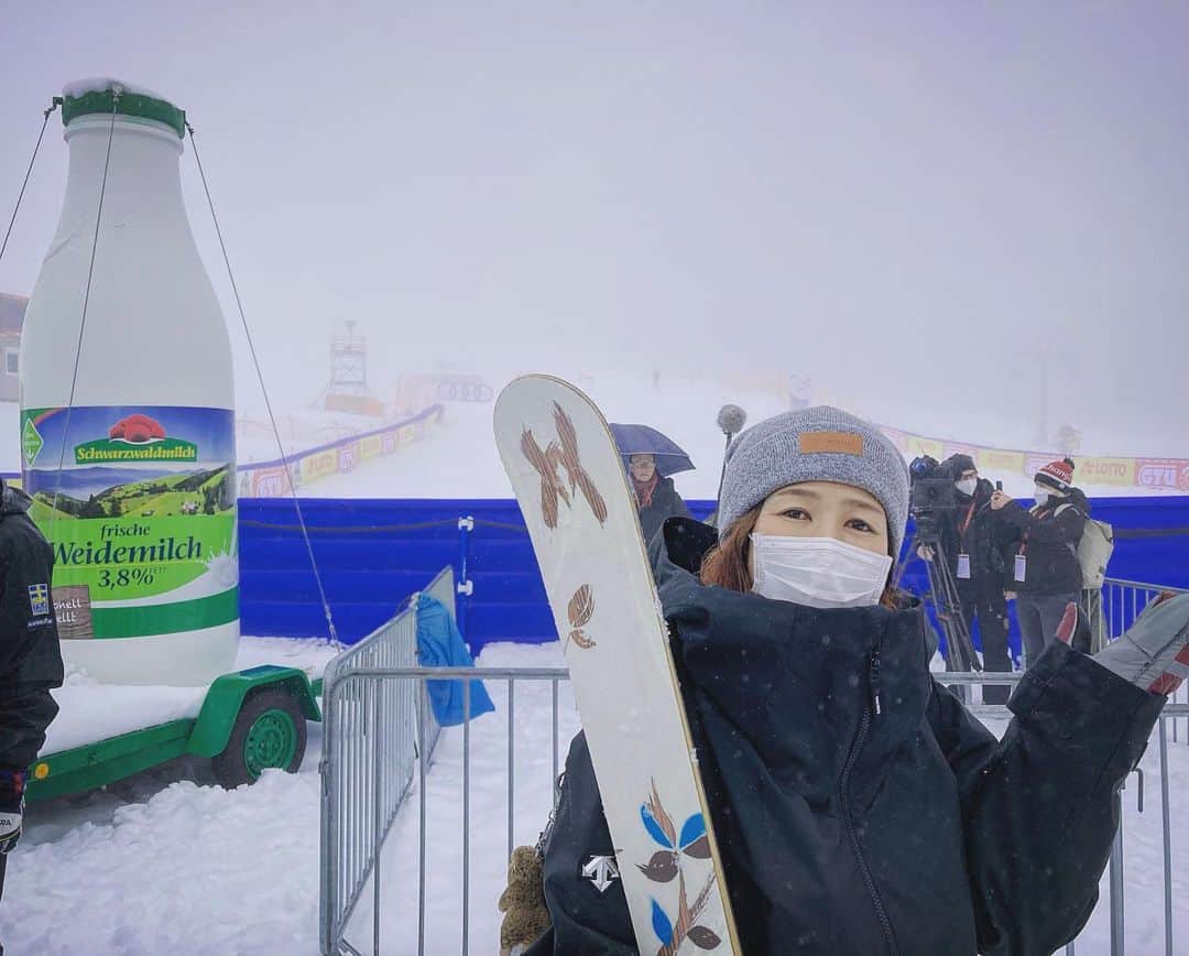 梅原玲奈のインスタグラム：「We had no luck with the weather this week☔️ Thank you @skigebiet_feldberg a lot of work for slope!  #japanskiteam #ski  #スキークロス #雨 #スキー #snowjapan」