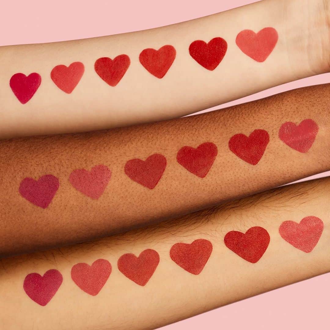 M·A·C Cosmetics Canadaさんのインスタグラム写真 - (M·A·C Cosmetics CanadaInstagram)「In the mood for some arm candy? Check out this scrumptious selection of our most universally loved shades. Which one is your favourite?   From Left to Right: ❤️ Powder Kiss Liquid Lipcolour in Make It Fashun!  ❤️ Powder Kiss Liquid Lipcolour in A Little Tamed ❤️ Powder Kiss Liquid Lipcolour in Devoted To Chili ❤️ Powder Kiss Lipstick in Devoted To Chili ❤️ Matte Lipstick in Chili ❤️ Lustre Lipstick in See Sheer  Getting V-Day ready with M·A·C? Let us sweeten the deal! Enjoy a free Love Me Lipstick and Fix+ Vibes duo ($37 value) when you spend $65+ online only now through February 2.  #MACValentinesDay #MACLovesLips #MACPowderKiss #LipstickSwatch #LipstickSwatches #LOTD #RedLips」2月1日 7時18分 - maccosmeticscanada