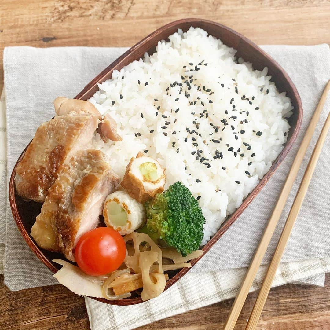 金子あきこのインスタグラム：「#お弁当 #チキン照り焼き #根菜のきんぴら #ちくわのブロッコリー茎詰 ・ ・ ・ 今日から2月! 週末は自分の振り返る良き時間でした。 気合いの入れ直して… 目的をもって頑張ろ╰(*´︶`*)╯♡ ・ ・ ・ #男子弁当#高校生弁当#男子ママ#食べ盛り#米食#成長期#残り物#リメイクおかず#作り置き#取り置きおかず#節約#節約弁当#健康#食物繊維#発酵食品#腸内環境#美容#風邪予防#免疫力#ダイエット#主婦#管理栄養士#節約美容料理研究家#aricofood#金子あきこ#船橋」