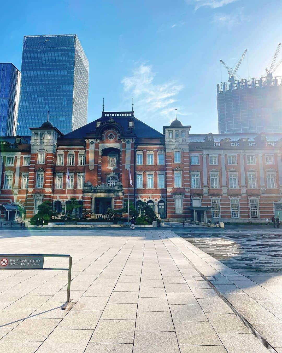 東京ステーションホテルTokyo Station Hotelさんのインスタグラム写真 - (東京ステーションホテルTokyo Station HotelInstagram)「本日から2月がスタート。﻿ 寒い冬から徐々に春に向かっていく今月、皆様にとって素敵な出来事が訪れますように。﻿ 今日も素敵な一日を！﻿ ﻿ The beginning of the new month. While gradually moving from the chilly winter to spring this February, wishing you everlasting happiness!﻿ —————————————————————﻿ @tokyostationhotel #ForbesTravelGuide #tokyotravel #tokyotrip #tokyostation #tokyostationhotel #marunouchi #smallluxuryhotels  #東京ステーションホテル #東京駅 #東京駅舎 #丸の内 #東京ホテル #ホテルステイ #ステイケーション #ホテルライフ #ホテル巡り #ホテル好き #旅好き女子 #staytokyo」2月1日 8時27分 - tokyostationhotel