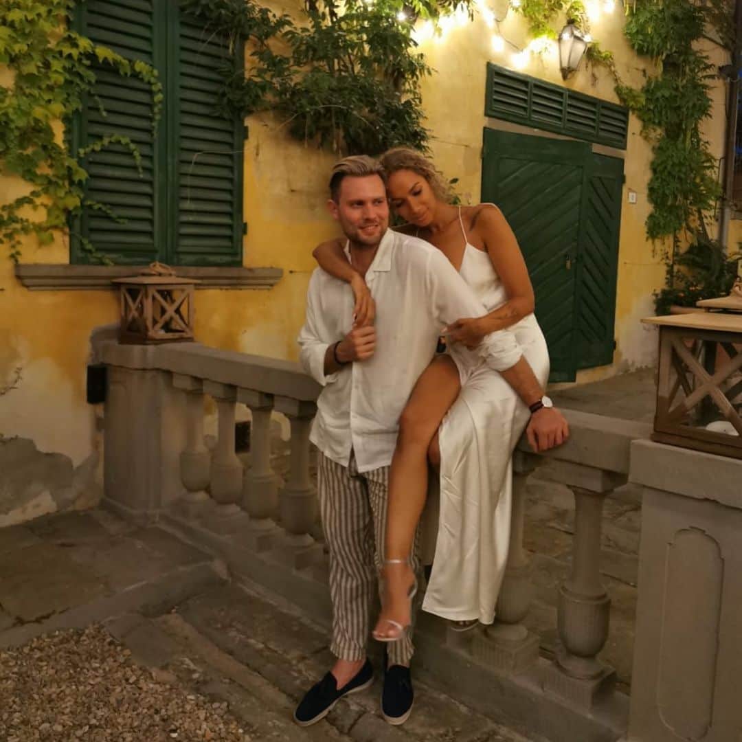 レオナ・ルイスのインスタグラム：「My partner in crime celebrates another trip around the sun today & what a year it has been! @dennisjauch you have been my absolute rock through the uncertainty of this year 🙏🏽 A decade of love and our first year of marriage during a pandemic, isolation and a rapidly changing way of life. Thank you for holding it down and being my life raft in the storm. Grateful for you today and always ❤️」