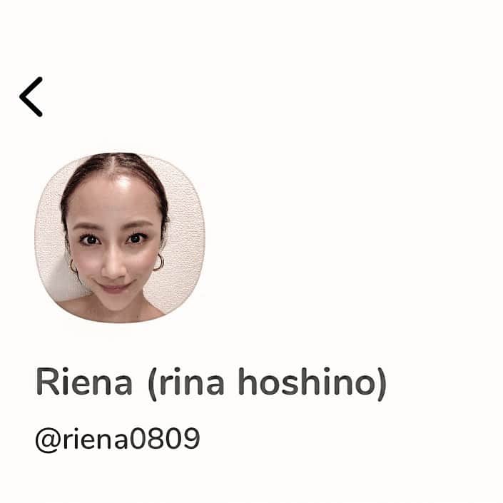 Rienaのインスタグラム：「・ 𝚌𝚕𝚞𝚋𝚑𝚘𝚞𝚜𝚎 | | #clubhouse #app 最近良くDMで聞かれるこのアプリ  ラジオみたいなグループ通話みたいな感じ！ 著名人のためになるお話やカオスな部屋まで... ついつい気になって見に行ってしまう😂  音声だけだから、 気軽に参加出来てとっても良き  @riena0809  でやっているのでフォローしてね  まだまだ使い方がわからなくて急に参加になっちゃってテンパるけど、ただ聞くだけでも十分に楽しめる！」