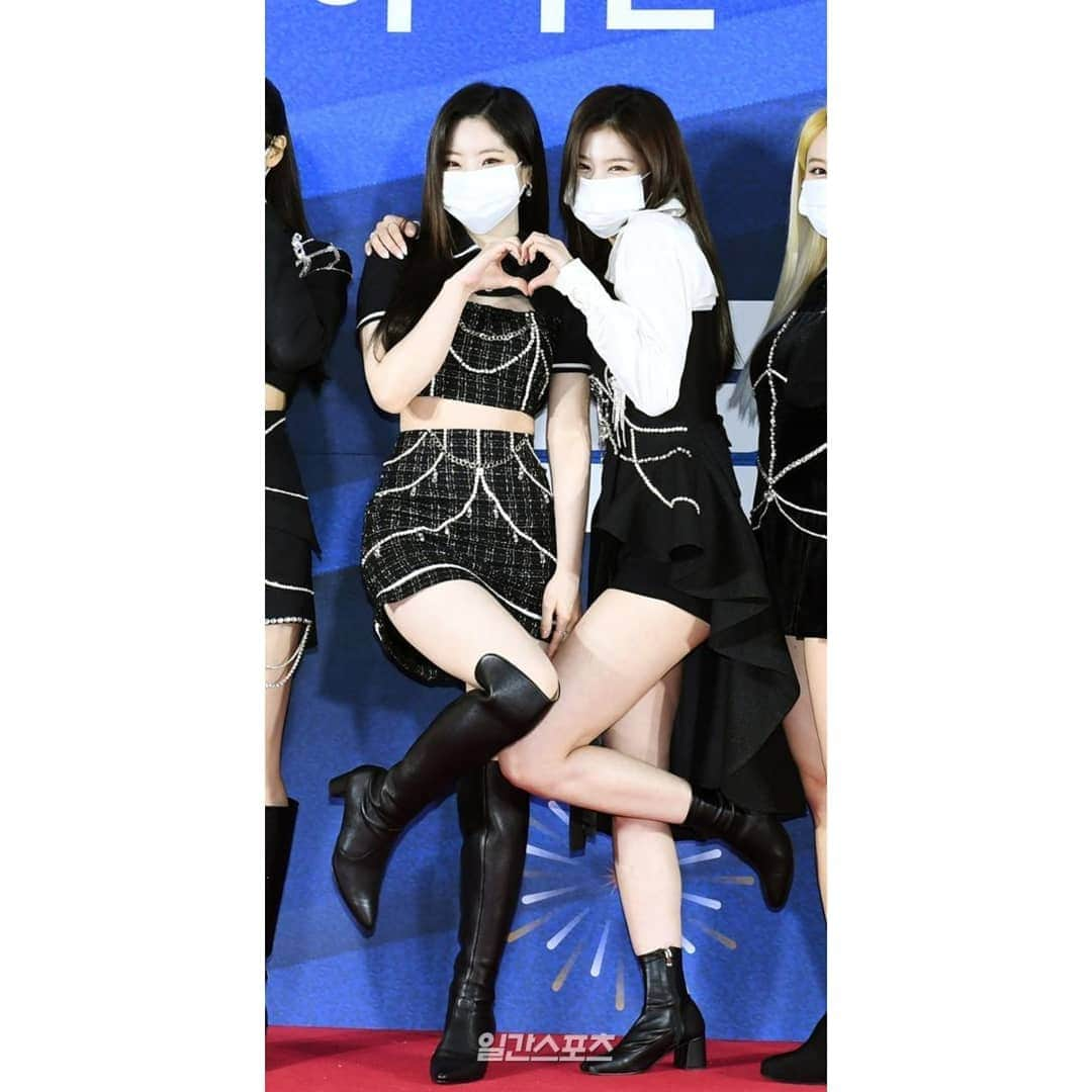 サナさんのインスタグラム写真 - (サナInstagram)「310121 at Seoul Music Awards ーーーーーーーーーー Follow > @sana.twice.kr < . @twicetagram #TWICE#트와이스#ONCE#Sana#사나 #Nayeon#나연#Jeongyeon#정연#Momo#모모#Jihyo#지효#Mina#미나#Dahyun#다현#Chaeyoung#채영#Tzuyu#쯔위」2月1日 9時12分 - sana.twice.kr