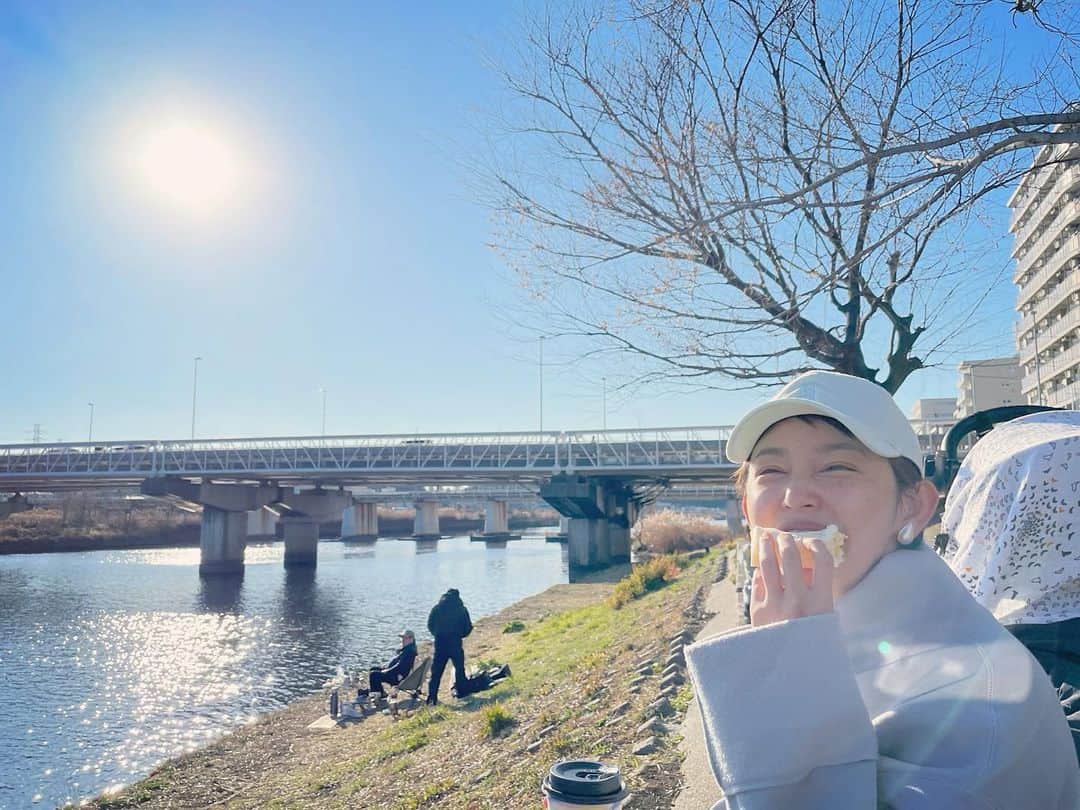 栄田祥子のインスタグラム：「げんきでーす🥪🌞🚃」