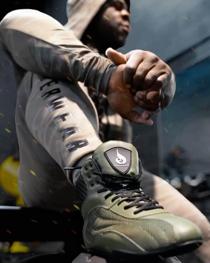 カイ・グリーンのインスタグラム：「Your driving force of your training stems from the foundation of the earth all throughout your body. Plant the seed, and extract the power to grow. @ryderwear gives you the tools necessary to do so.  With flat soles digging into the foundation and padded interiors for maximum support, you are ready to annihilate your goals and press onward to new heights.   ⚫️Shop #Ryderwear✖️Kai Greene 🔴Save 10% W/Code: KAI10 🔵Go To ryderwear.com/kai “link in bio”  @RyderWear」