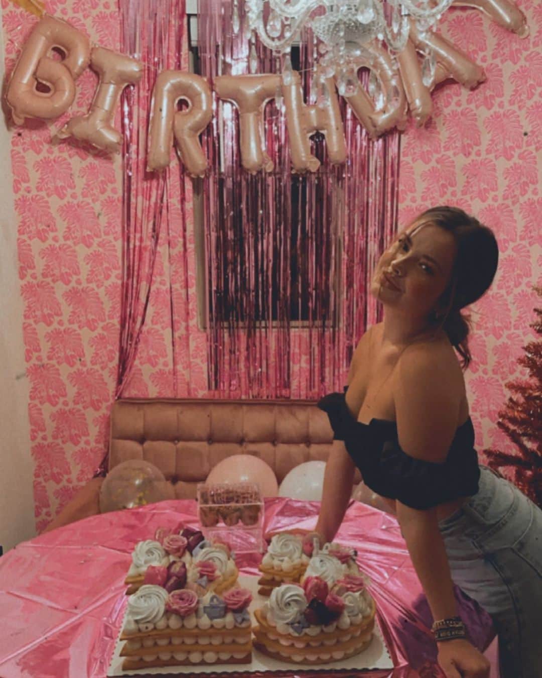 Brooke Marie Hylandのインスタグラム：「twenty three 🥂   utterly grateful for all of the birthday wishes & for everyone of you. 💕🥺」