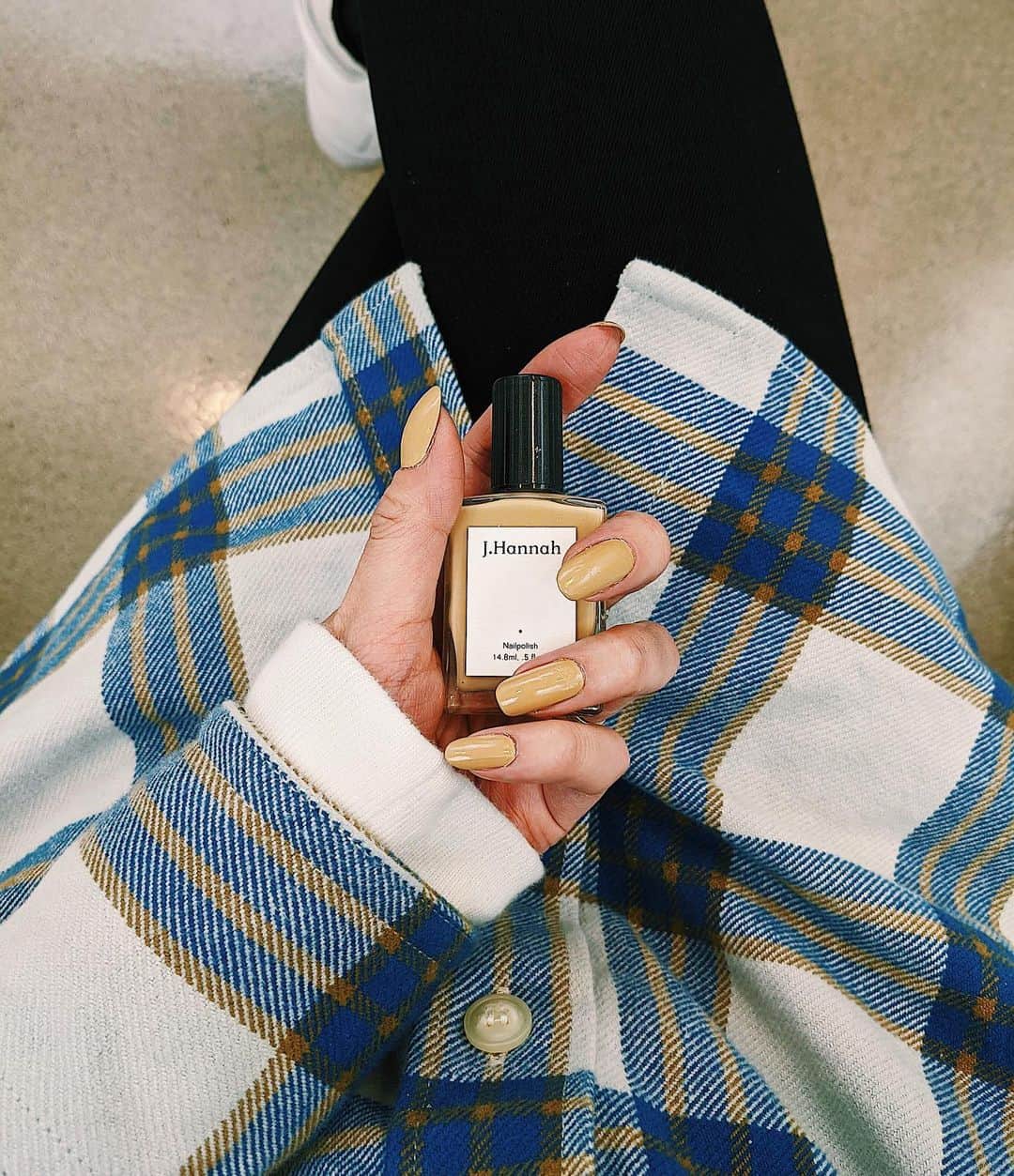 maai0528のインスタグラム：「〻🧒🏼🐶🍋🧃 February‥💛 今日から2月って事で 味噌みたいなカラーに チェンジしてみたw ． 本当発色いい♡ ． 今月も1日、1日大切にして ハッピースマイルで過ごそう☺︎ ． ． #selfnail  #nails  #MOUSSY  #teampixel #baroque_pixel #pixelで撮影」