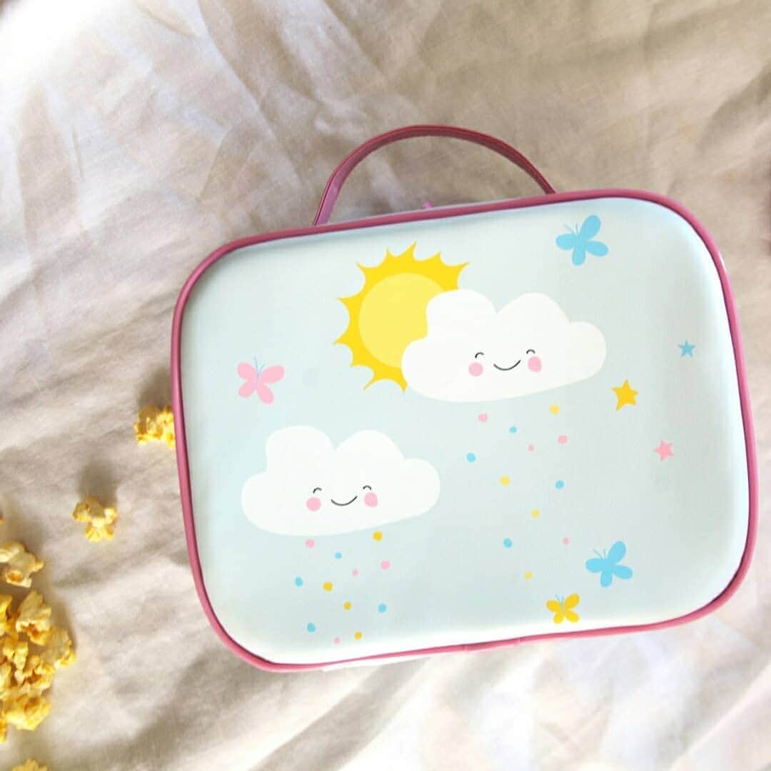 Target Australiaさんのインスタグラム写真 - (Target AustraliaInstagram)「Who spotted these in time for the school year? It's not too late to get your little one sorted with new backpacks, cool bags & bento boxes from @bobbleart. Swipe right to see more styles  🎯♥️ #targetaus #targetauskids #targetaushome」2月1日 9時33分 - targetaus