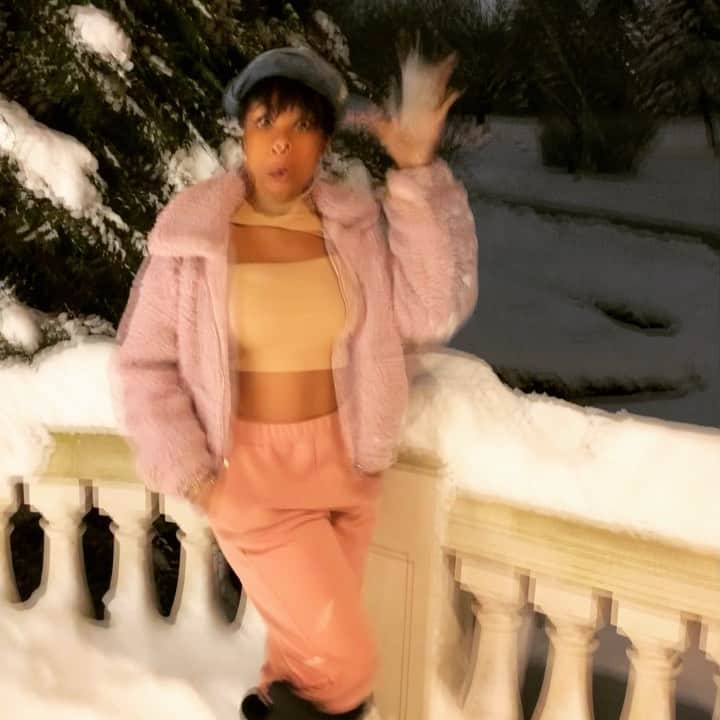 ジェニファー・ハドソンのインスタグラム：「Snowball fight」