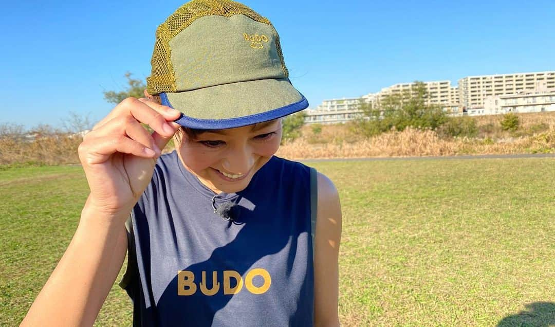 福島和可菜さんのインスタグラム写真 - (福島和可菜Instagram)「🏃‍♂️ランスマ倶楽部🏃‍♂️ 見て下さった皆様、  ありがとうございました‼️‼️‼️‼️‼️  2週に渡っての…  ランスマ倶楽部 🎽ドリーム駅伝🎽  私は、女性芸能人最速チームのキャプテンとして、アンカー10区を走らせていただきました🏃‍♂️  1区→福島舞ちゃん 2区→SUIちゃん 3区→佐野千晃ちゃん 4区→福島和可菜  10分〜15分と言うハンデをいただき、 トップでタスキをもらったのに…  最後全員に追い越されてしもうたー😖😖😖  ごっ、 ごめんなさーい🙏🙏🙏🙏🙏  捻挫明け、なかなかスピード練が出来ていなかったので、 40分切れずにかなり悔しい走りでした😭 やはり練習は裏切らないゼ🏃‍♂️🏃‍♂️🏃‍♂️  今回、 世界、日本でもトップクラスの皆様方と走らせていただけた事は本当に嬉しい事ですし、  結果は勝てませんでしたが、 とっても楽しかったです🥰  駅伝ってやっぱりいいね🙌 走るって最高だね🙌  また頑張ろうって思います😊🙌  ランチューバーチーム、優勝おめでとう㊗️ 次回はリベンジじゃー🔥🔥🔥（笑）  ご覧下さった皆様、 応援して下さった皆様、  ありがとうございました😊🙌  どこかで走っている姿を見かけたらぜひ一言… 「可愛いー」 と言ってやって下さいませ😎🤲  🤣🤣🤣🤣🤣（笑）  #駅伝最高 #ランスマ倶楽部 #ドリーム駅伝 #dream #駅伝 #女性芸能人最速チーム #キャプテン #ありがとう #最高 #nhk #bs #1 #athlete #legend #super #special #runner #Olympia #激走 #team #ドラマ #感動 #リベンジ #🏃‍♂️ #👟 #🎽 #❤️ #☀️ #😊 #✨」2月1日 10時31分 - fukushimawakana