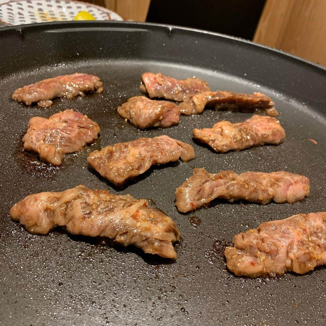 西川史子さんのインスタグラム写真 - (西川史子Instagram)「お好み焼きの夕食。 色んなこだわりあると思いますが、山芋たっぷりのフワフワお好み焼きです。」2月1日 10時31分 - dr.ayako_nishikawa