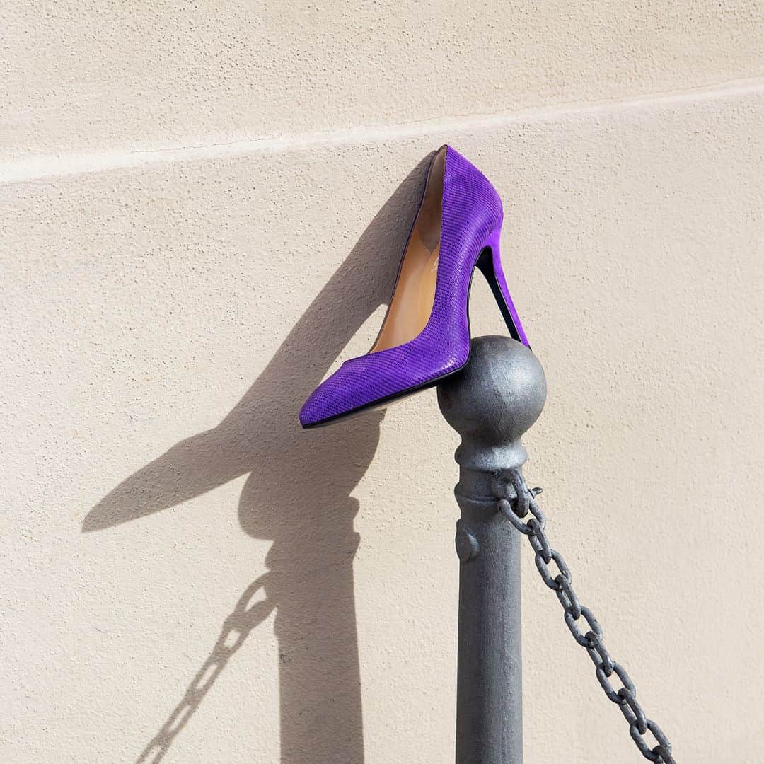 アレッサンドロオテーリのインスタグラム：「Life is short, your #Oteri heels shouldn’t be! ✨⁣ Shop this amazing A105 Purple Again dècolletè online on alessandrooteri.com⁣ .⁣ .⁣ .⁣ .⁣ #Otericollection #Alessandrooteri #Oterishoes #madeinitaly  #luxuryshoes #shoes #luxurydecollete #shoesinspiration #Shoeslover #Milano #Milanoshoes #musthaveshoes  #fashionable #PurpleShoes #Highheels  #fashiondesigner #style #leathershoes #glamour #Oteriluxuryshoes #Shoesinspiration #Milan #Colorfulshoes #Passionfordecollete #Fashioncontent #Coolshoes」
