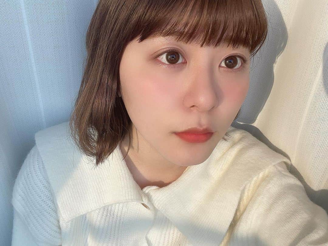 稲岡志織のインスタグラム：「カラコン良き！！！！﻿ ﻿ #渋谷  #ブリーチ #女子大生 #冬服 #セットアップ #좋아요환영 #오늘의훈녀 #셀카그램 #일상룩 #일상스타그램 #단발머리 #오오티디  #私服 #ootd #ボブ #ボブカラー #カラコン #デートトパーズ」