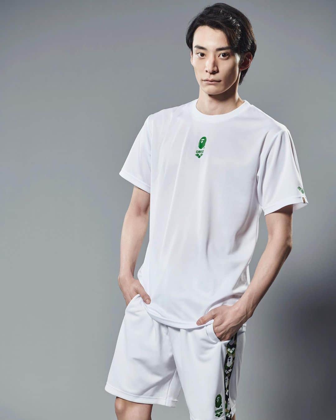 入江陵介のインスタグラム：「A BATHING APE® × arena コラボレーション！！ . . 2/6(土)より発売開始します！ . . 今週末はジャパンオープン🏊‍♂️ 疲れも抜けてきて調子も上がってきてるので頑張ります！ 応援よろしくお願いします！ . . #bape #arena #イトマン東進」