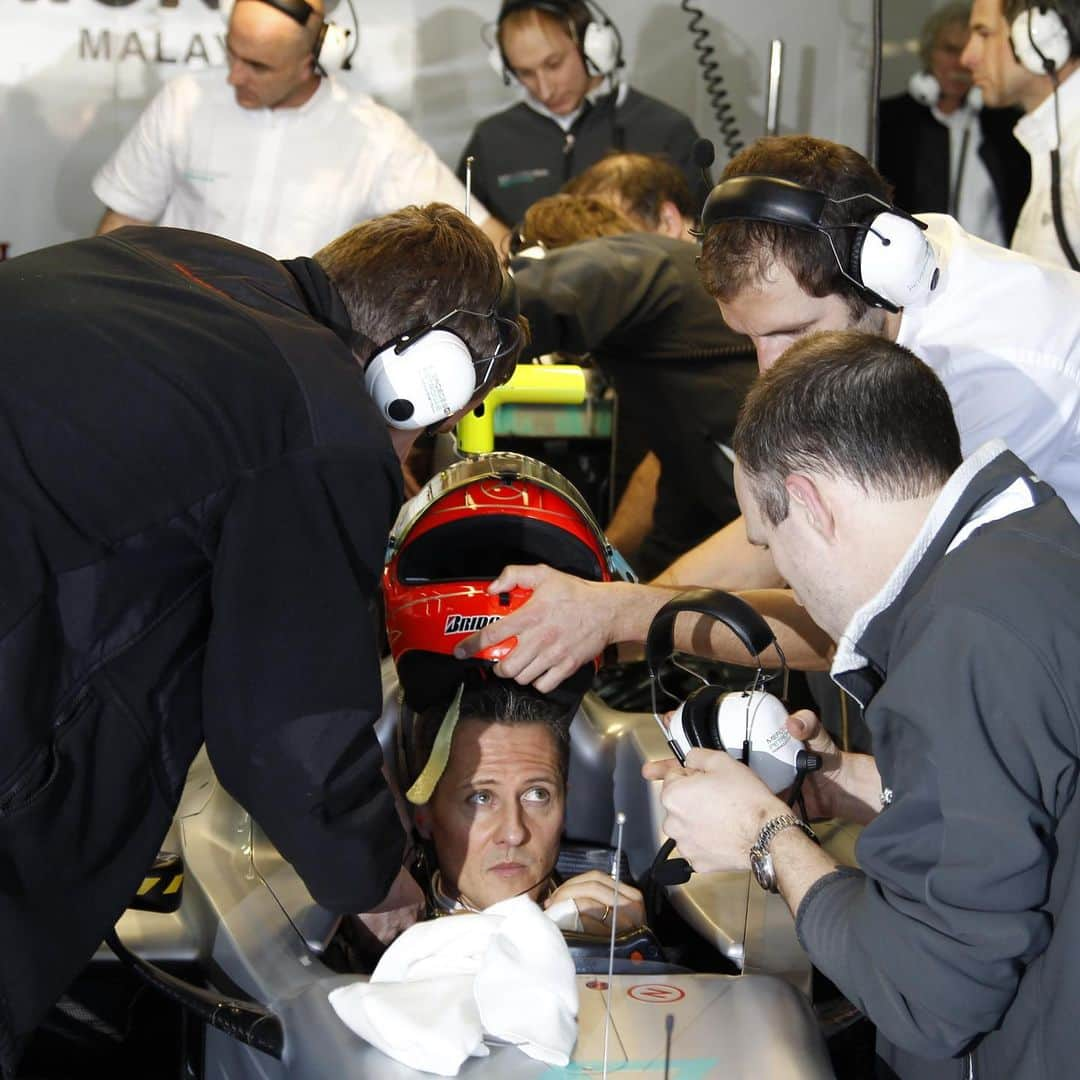 ミハエル・シューマッハのインスタグラム：「Quite some buzz – Michael’s first testing day with @mercedesamgf1 #OnThisDay back in 2010. @f1」