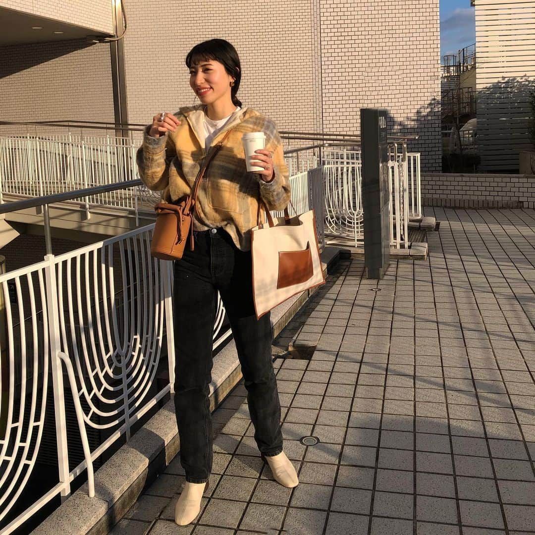 山﨑さおりさんのインスタグラム写真 - (山﨑さおりInstagram)「holiday☕️ . . #muuootd#r88 #estnation#thedodojean#leworkware」2月1日 20時02分 - saori_emunjewelry