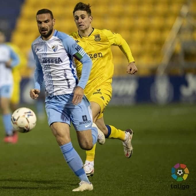 マラガCFさんのインスタグラム写真 - (マラガCFInstagram)「🏃‍♂️ KILÓMETRO 2⃣3⃣  📅 Primer triunfo liguero de 2021 ⛔ Muro defensivo blanquiazul 🔝 Gol heroico de @pabloachavarria   #AlcorcónMálaga⚽ #LaLigaSmartBank #HayQueVivirla  📷 @laliga」2月1日 20時13分 - malagacf